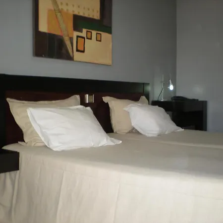 Dom Joao Iv Hotel 2*